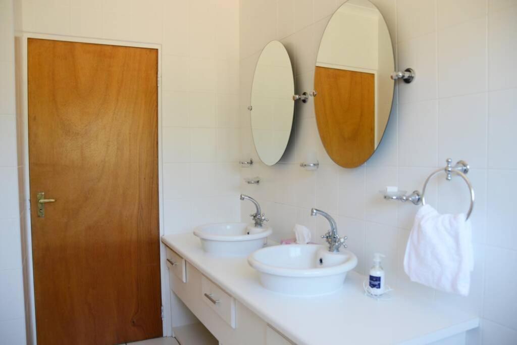 Vrede Fountain House Farm Stay Graaff-Reinet 외부 사진